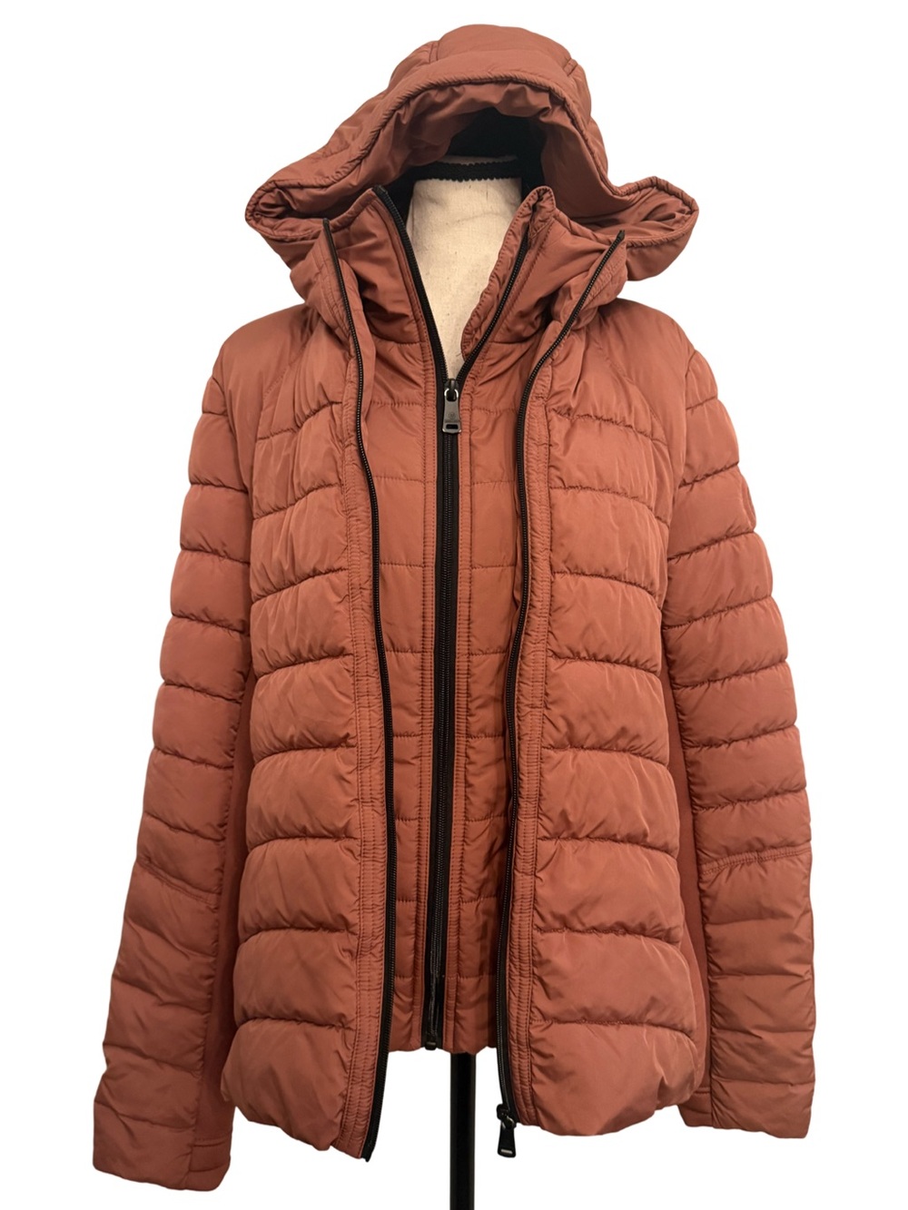 Bernardo Packable Hooded Puffer Jacket L Rose Backpack Recycled Insulation